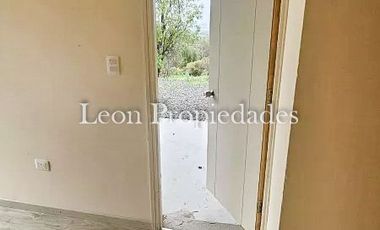 Leon propiedades vende o arrienda c/compromiso de compra gran casa en sector Los Naranjos, Curacavi.