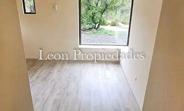 Leon propiedades vende o arrienda c/compromiso de compra gran casa en sector Los Naranjos, Curacavi.