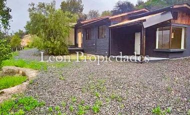 Leon propiedades vende o arrienda c/compromiso de compra gran casa en sector Los Naranjos, Curacavi.