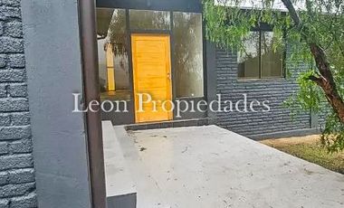 Leon propiedades vende o arrienda c/compromiso de compra gran casa en sector Los Naranjos, Curacavi.