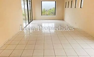 Leon propiedades vende o arrienda c/compromiso de compra gran casa en sector Los Naranjos, Curacavi.