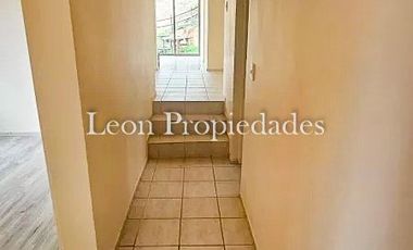 Leon propiedades vende o arrienda c/compromiso de compra gran casa en sector Los Naranjos, Curacavi.