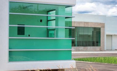 BODEGA EN VENTA 800 M AL SUR DE QUERETARO
