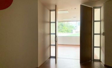 PR19041 Oficina en arriendo en el sector Villa Carlota