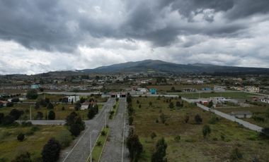 Venta de terreno 1.024M2 sector Malchingui, urbanización privada, 9 9 9 0 1 0 2 3 2