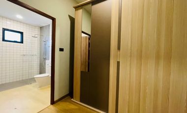 Sale Home Office 4 floors, Second Ring Road, near Government Center with the view of Doi Suthep, Chiang Mai