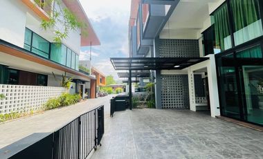 Sale Home Office 4 floors, Second Ring Road, near Government Center with the view of Doi Suthep, Chiang Mai