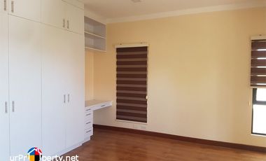 rush for sale house with 5 bedroom plus 2 gated parking near ateneo school cebu