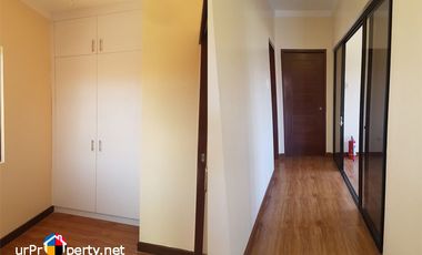 rush for sale house with 5 bedroom plus 2 gated parking near ateneo school cebu