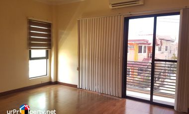 rush for sale house with 5 bedroom plus 2 gated parking near ateneo school cebu