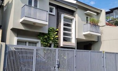 Rumah  di Kebayoran Baru, Jual Murah Kawasan Elite & Strategis. Dekat kemana-mana (Pasar Santa, Blok M & Mampang)