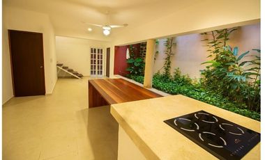 VENTA, TOWN HOUSE  EN COL. SODZIL NORTE , ESTILO COLONIAL CONTEMPORANEA, EN PRIVADA.