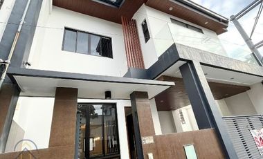 Modern House and Lot For Sale in Greenwoods Executive Village