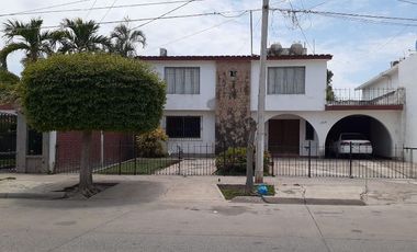 CASA VENTA CENTRO GUASAVE CERCA DE HOSPITAL STA MARIA Y DE BLVD CENTRAL