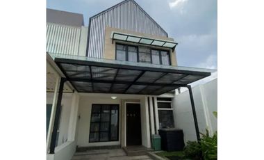 Rumah Dian Istana Wiyung Cluster OASIA Baru Terawat Siap Huni Dekat Graha Family Darmo Citraland HGB