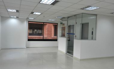 Exterior!!!! Amplios espacios y Oficinas Cerradas.