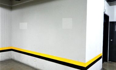 Exterior!!!! Amplios espacios y Oficinas Cerradas.