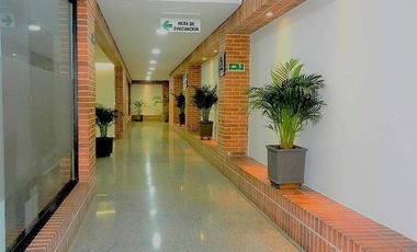 Exterior!!!! Amplios espacios y Oficinas Cerradas.