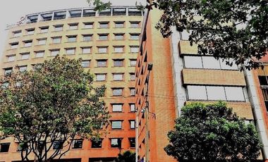 Exterior!!!! Amplios espacios y Oficinas Cerradas.