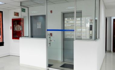 Exterior!!!! Amplios espacios y Oficinas Cerradas.