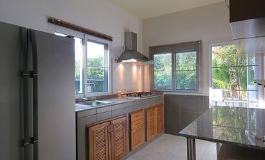 Lovely 3 bedroom bungalow for sale in Saraphi