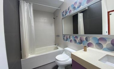 EN VENTA BELLA CASA CON PISCINA Y ARQUITECTURA MODERNA