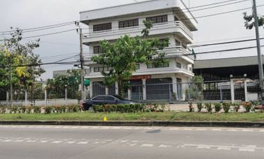 Office for sale, land area 483 square wah, next to Bang Kruai-Sai Noi Road, Bang Bua Thong, just 500 meters away from Bang Phlu BTS Station