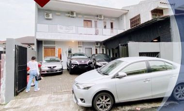 Murah! Rumah 2 Lantai Cocok Untuk Tempat Usaha di Jakarta Selatan