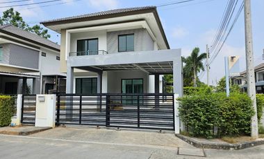 House for sale, good location, Areeya Como Bangna, Areeya Como Bangna Km. 8, size 3 bedrooms, 57.1 sq m., near Mega Bangna, only 500 meters.