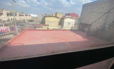 Casa con Terreno en venta en Rincón de las Fuentes Coacalco a 2 min de la López Portillo
