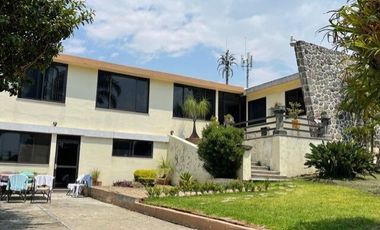 EN VENTA PROPIEDAD PARA REMODELAR O SUBDIVIDIR ZONA NORTE EN CUERNAVACA, MORELOS.