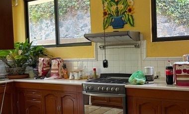 EN VENTA PROPIEDAD PARA REMODELAR O SUBDIVIDIR ZONA NORTE EN CUERNAVACA, MORELOS.