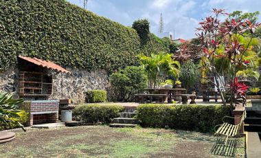 EN VENTA PROPIEDAD PARA REMODELAR O SUBDIVIDIR ZONA NORTE EN CUERNAVACA, MORELOS.
