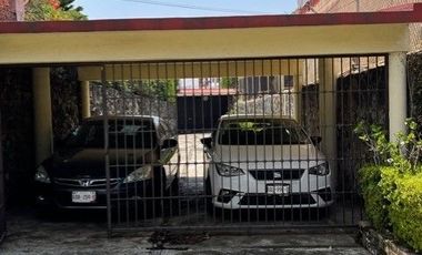 EN VENTA PROPIEDAD PARA REMODELAR O SUBDIVIDIR ZONA NORTE EN CUERNAVACA, MORELOS.