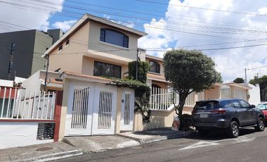 Vendo Departamento de 3 Dorm. con Jardin y Patio El Condado