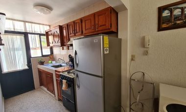 VENTA DE INMUEBLE APTO PARA OFICINAS CON 3 ESPACIOS AMPLIOS Y 3 ESPACIOS MÁS, UBICADO EN EL CENTRO DE QUERÉTARO.