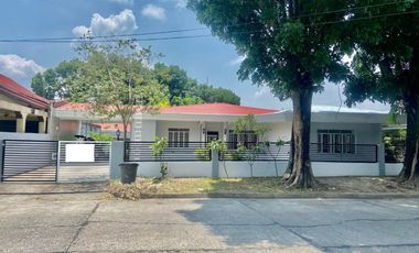 THIS BUNGALOW HOUSE WITH 3 BEDROOMS IS FOR LEASE! HURRY AND RENT NOW!