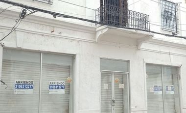 LOCAL EN CENTRO SANTA MARTA