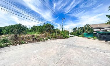 📢Empty land, 2 rai 1 ngan 47 square wa, able to build a factory in Soi San Chao Along Khlong Si Wa, Khok Krabue Subdistrict, Samut Sakhon Province