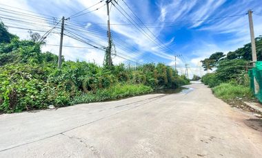 📢Empty land, 2 rai 1 ngan 47 square wa, able to build a factory in Soi San Chao Along Khlong Si Wa, Khok Krabue Subdistrict, Samut Sakhon Province