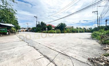 📢Empty land, 2 rai 1 ngan 47 square wa, able to build a factory in Soi San Chao Along Khlong Si Wa, Khok Krabue Subdistrict, Samut Sakhon Province