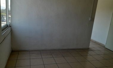 CASA SOLA CON LOCALES COMERCIALES TEMIXCO CENTRO