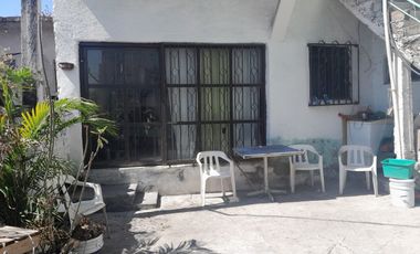CASA SOLA CON LOCALES COMERCIALES TEMIXCO CENTRO