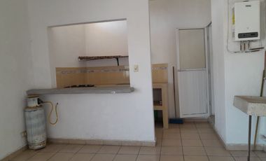 CASA SOLA CON LOCALES COMERCIALES TEMIXCO CENTRO