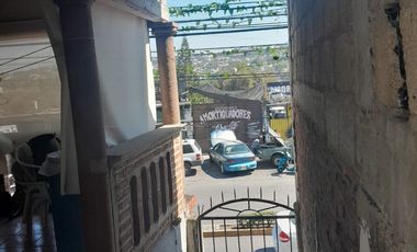 CASA SOLA CON LOCALES COMERCIALES TEMIXCO CENTRO