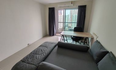 Quick sale!!! Condo Assakarn Place Srinakarin, corner room, good condition, ready to move in. Near the Yellow Line --T station. Near Airport Link, area 32.42 sq m.