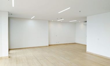 PR20316 Oficina en venta en el sector Milla de Oro