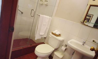 N13 - Hotel en Venta en Salinas Chipipe 25 habitaciones a una cuadra del mar