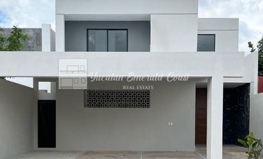 Minimalist residence in Conkal