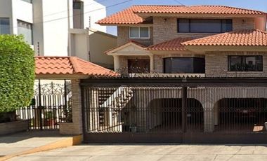Bonita casa en venta en Luis Cabrera, Cd. Satélite, Naucalpan de Juárez.